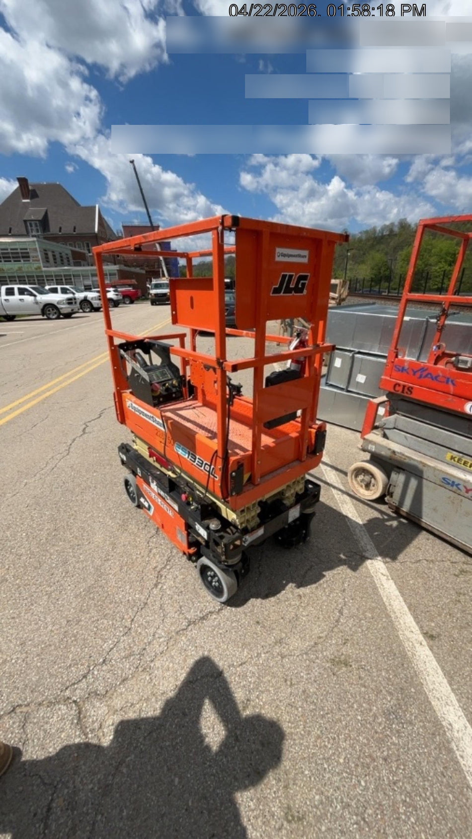2022 JLG ES1330L