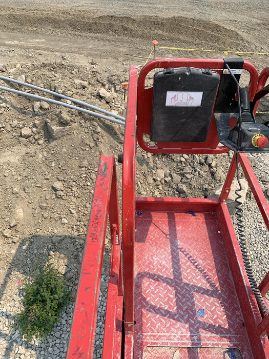 2020 MEC 1330SE Solid NM Tires, Steel Swing out Doors, LCS, Beacon, 900W Inverter