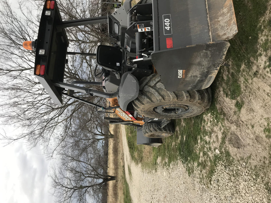 2019 Case 570N EP Canopy, 4WD, GP Front Bucket, Dual Tilt Cylinder, 84" Box Blade w/ Scarifier, Wheel Weights, Beacon