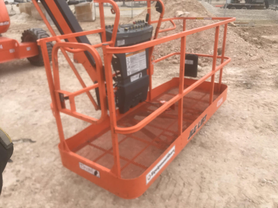2019 JLG 600AJ