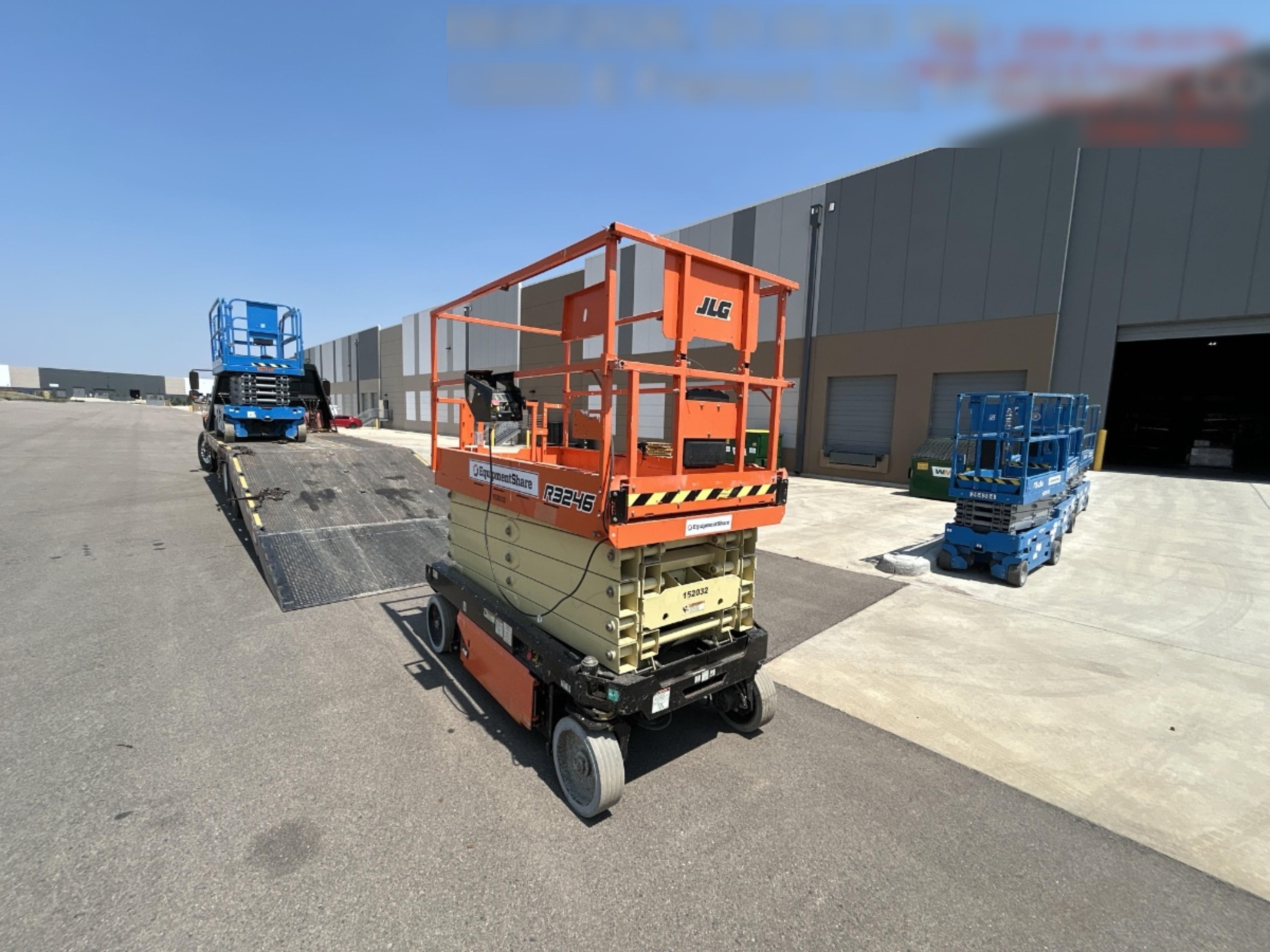 2021 JLG R3246
