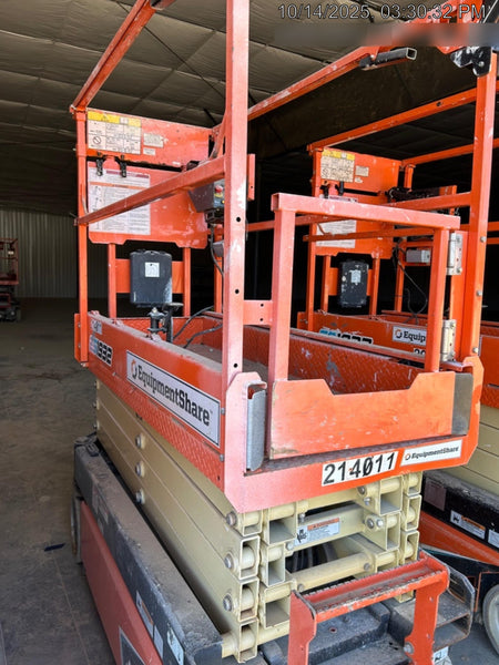2022 JLG ES1932