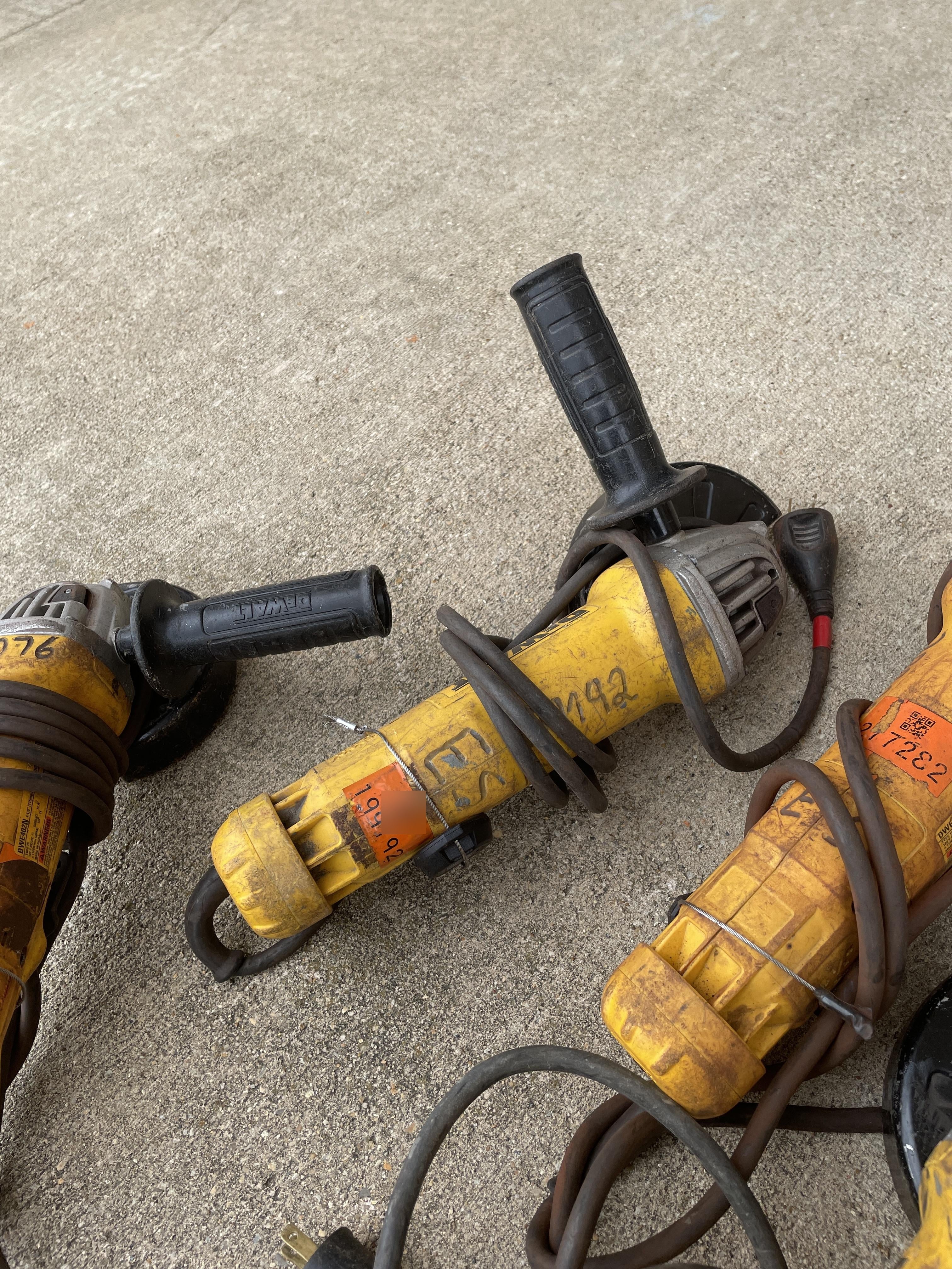 2022 DEWALT DWE402N