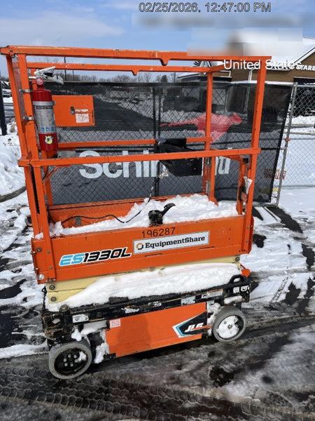 2021 JLG ES1330L