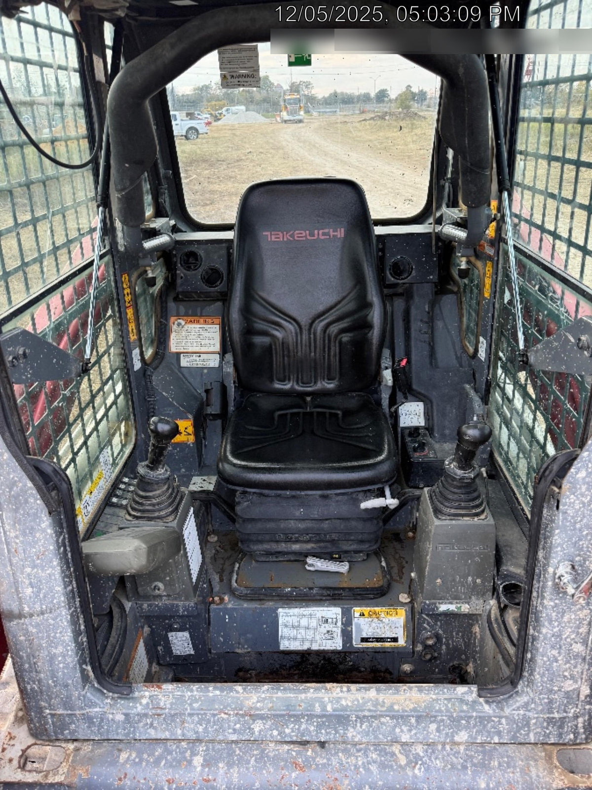 2020 Takeuchi TL8CR Cab/Heat/Air, 74hp, Hydraulic QC w/76" HD Bucket w/ Smooth Bolt on Edge, 76" HD Bucket w/Teeth
