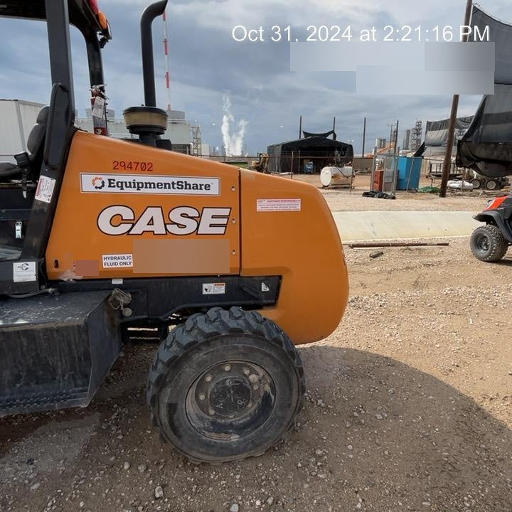 2023 CASE 588H
