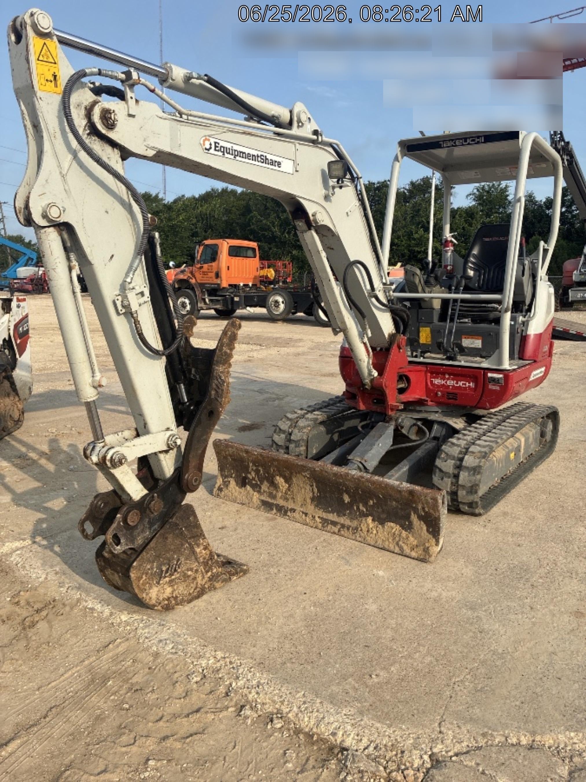 2023 TAKEUCHI TB235-2R