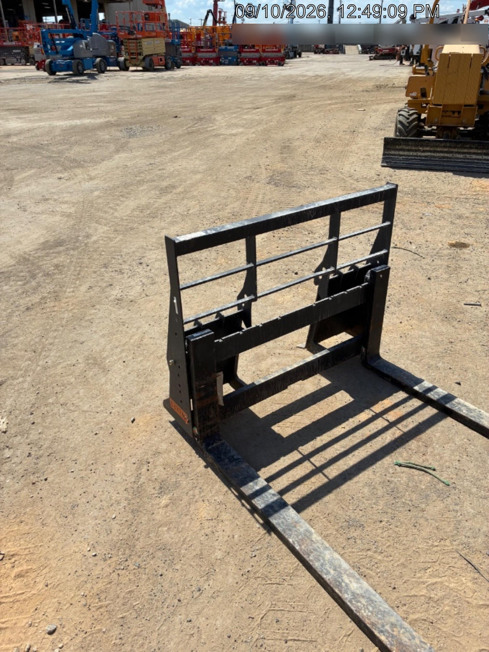 2025 ARROW MATERIAL HANDLING 48" Pallet Forks - Arrow