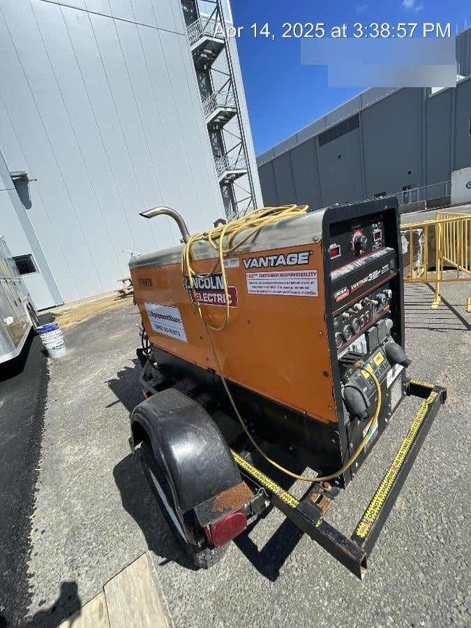 2021 Lincoln Electric Vantage 322 Vantage 322 Ready Pak 3 w/ Decals, ORANGE (includes trailer, cable rack, fender light kit) NO Telematics