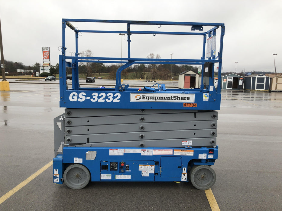 2019 Genie GS-3232 Folding rails with half height swing gate