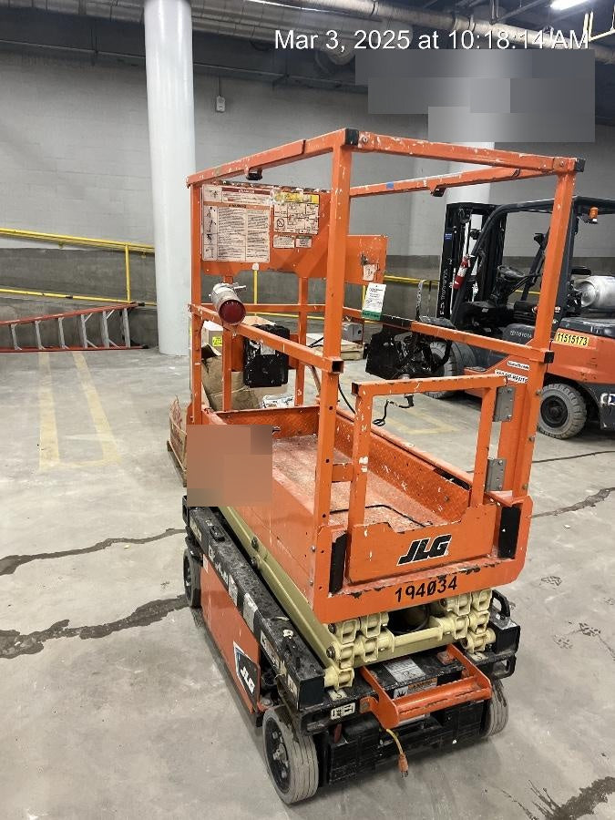 2021 JLG ES1330L