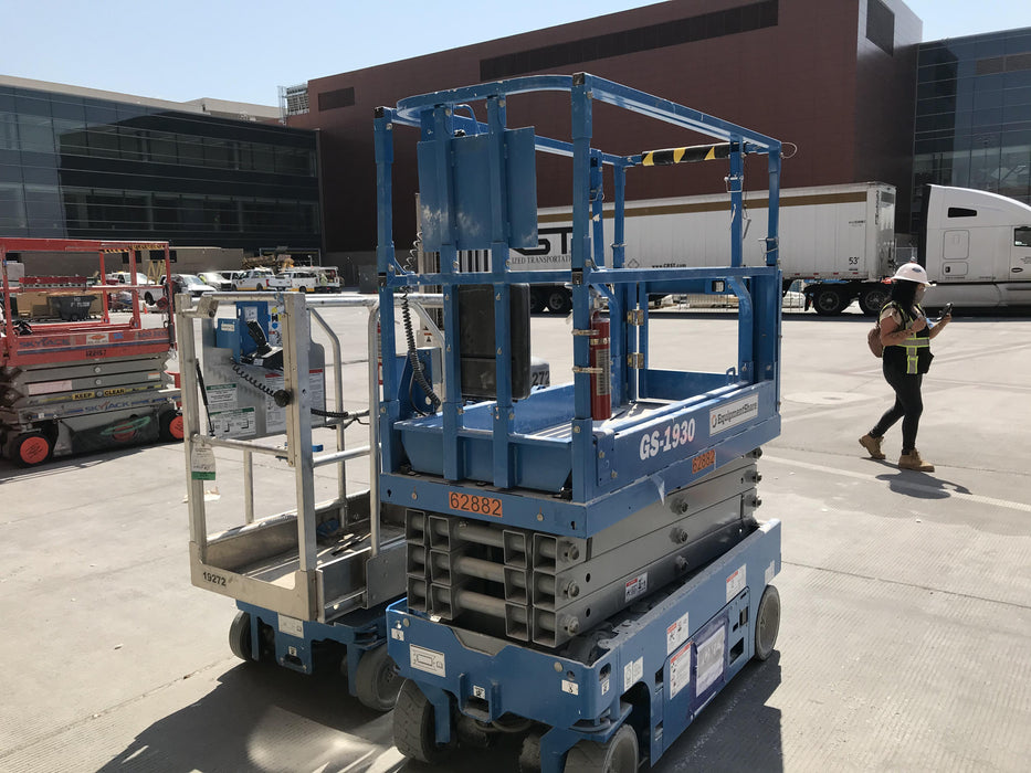 2020 Genie GS-1930 Solid Non Marking Tires, Beacon, Folding rails with half height swing gate