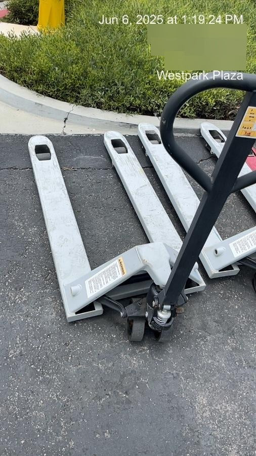 2025 STRONGWAY 4400 lb Pallet Jack