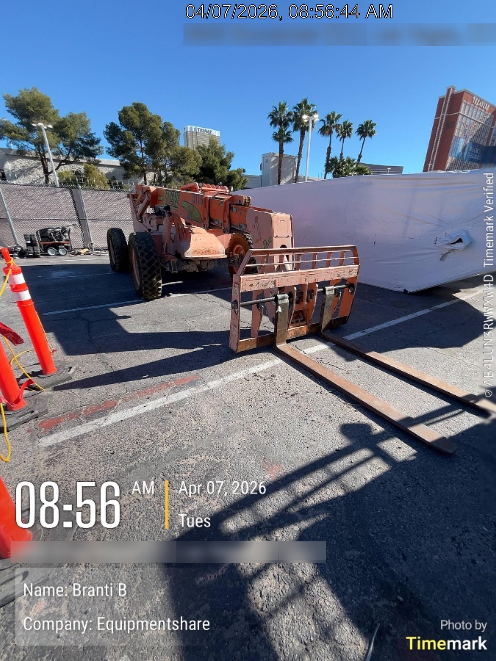 2018 GENIE GTH-1056