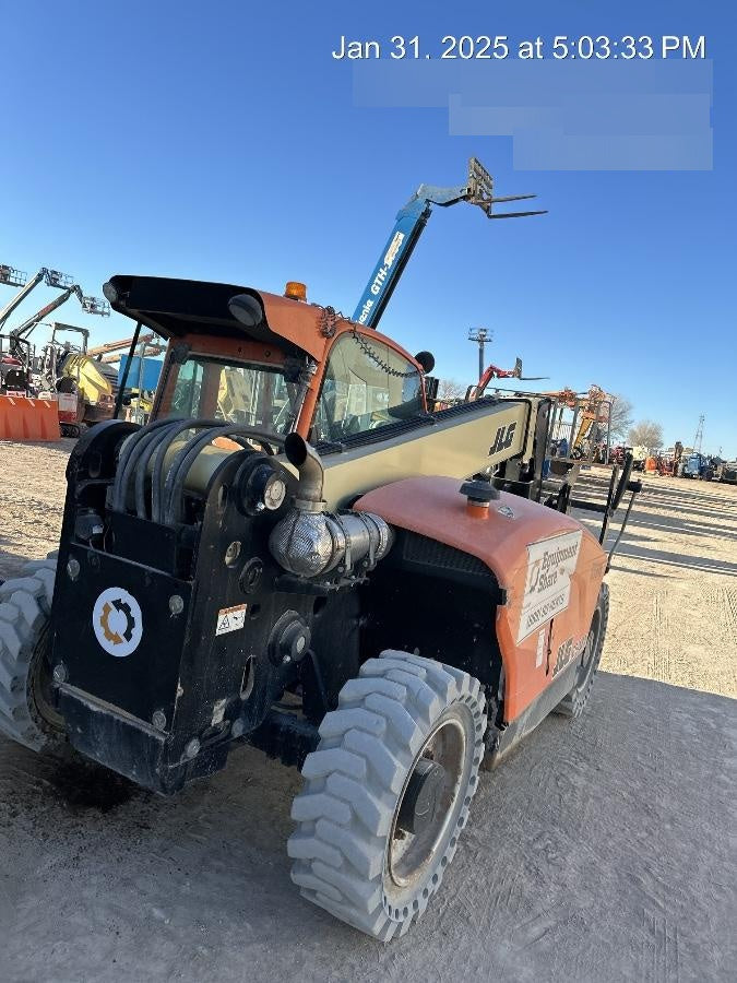 2020 JLG G5-18A Cab/Heat/Air, NM Solid Tires, Beacon w/48" Carriage, 48" Pallet Forks