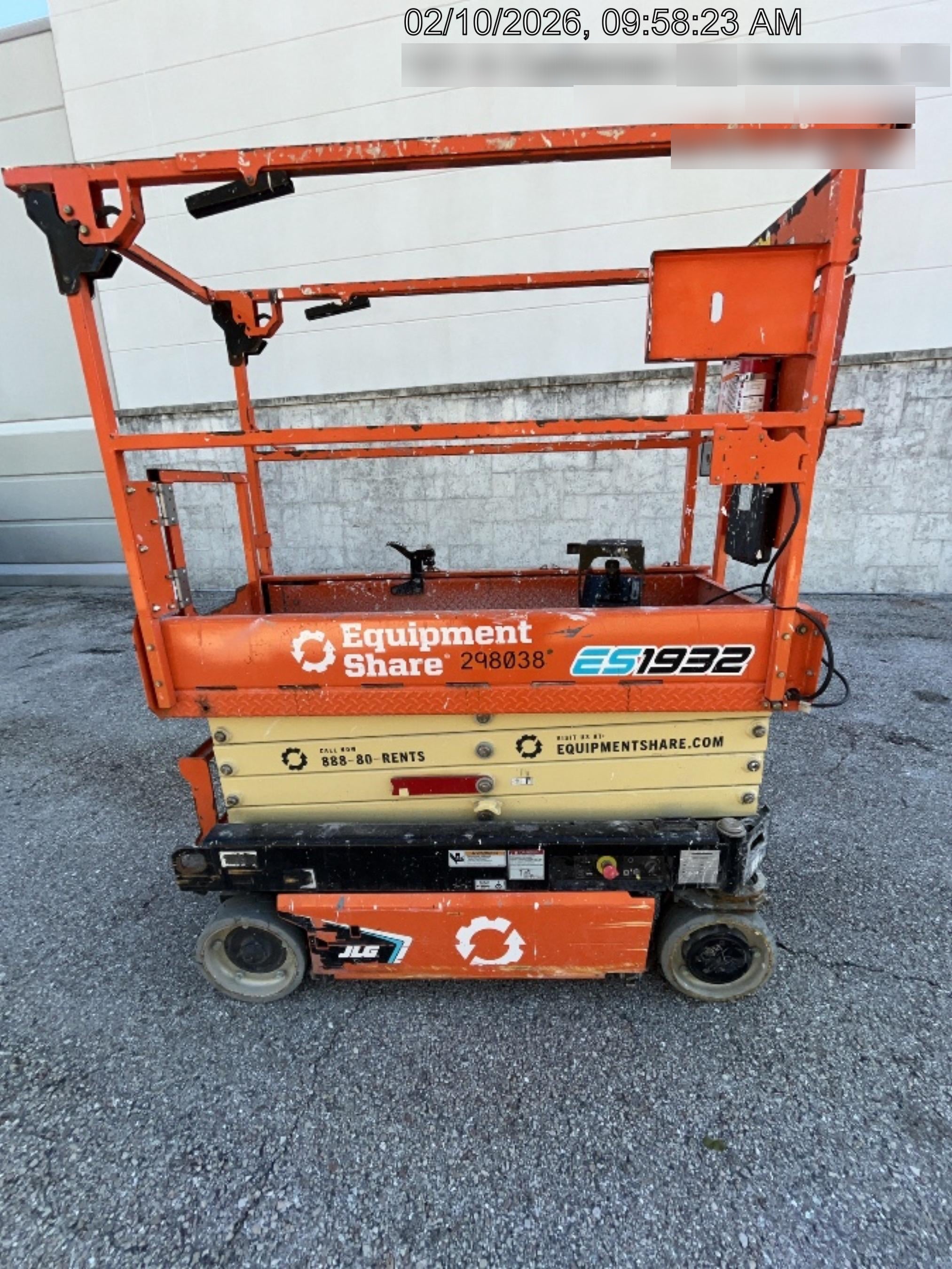 2023 JLG ES1932