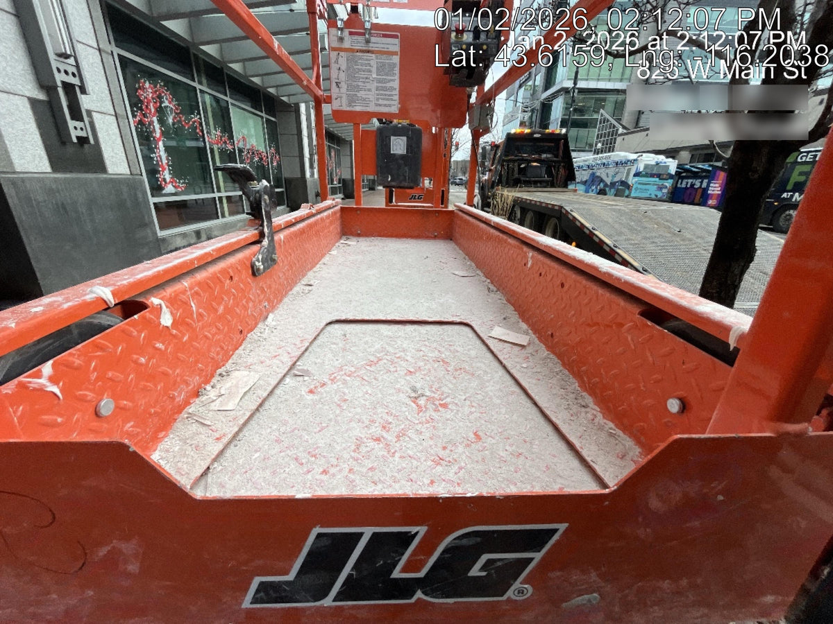 2025 JLG ES1932