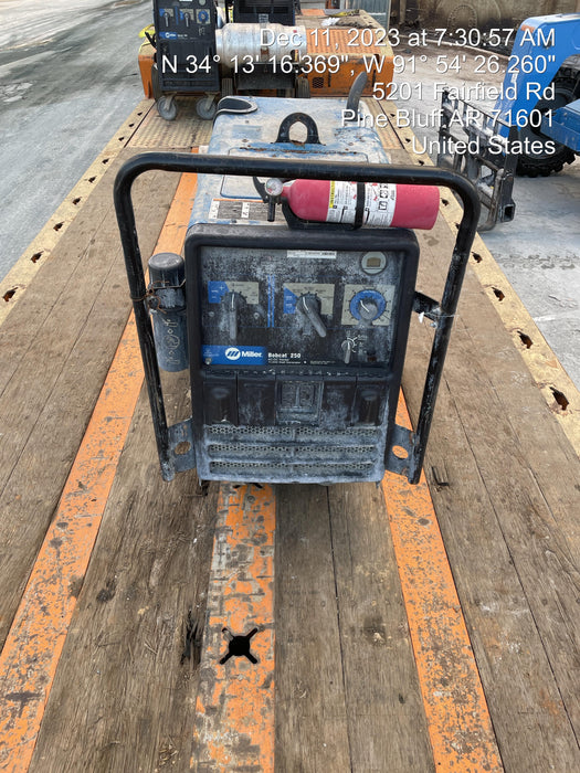 2019 Miller Electric BOBCAT 250 Standard w/Running Gear, Bracket, Hose