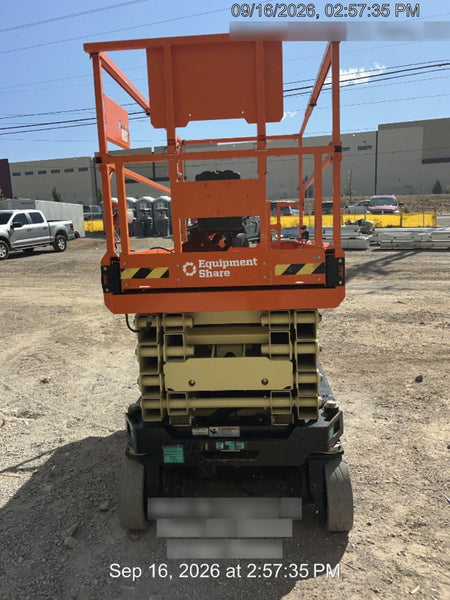 2022 JLG ES3246