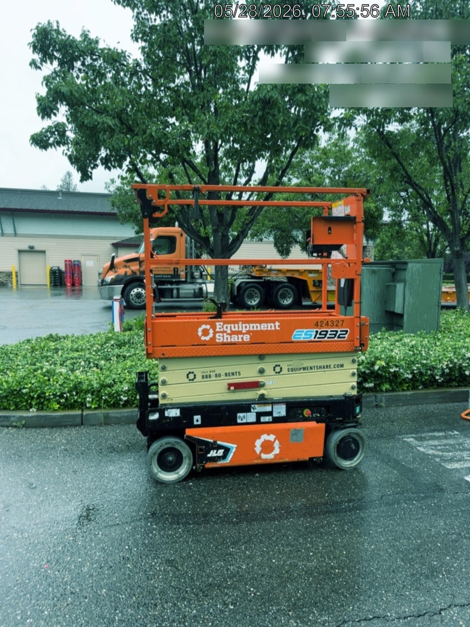 2024 JLG ES1932