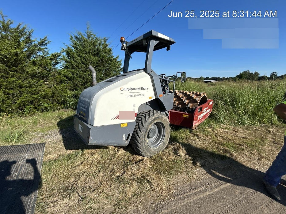 2021 DYNAPAC CA1400D