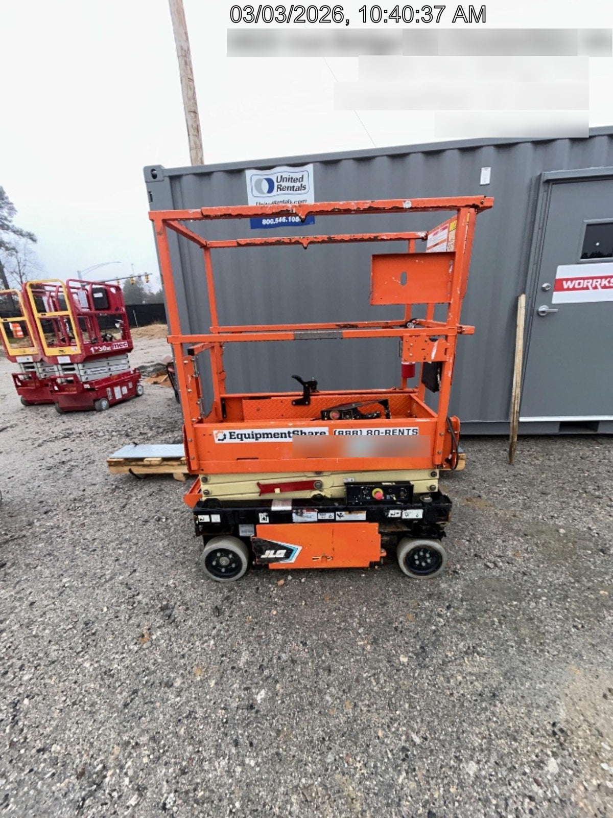 2022 JLG ES1330L