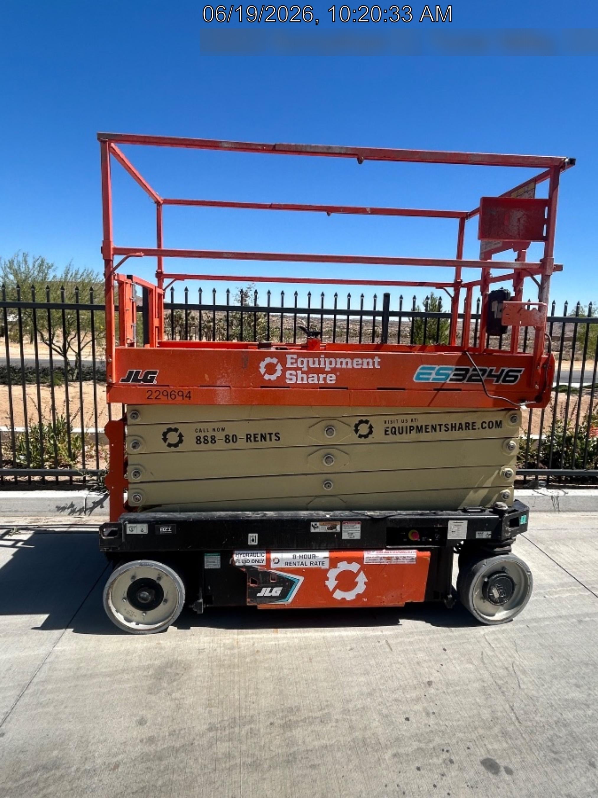 2022 JLG ES3246