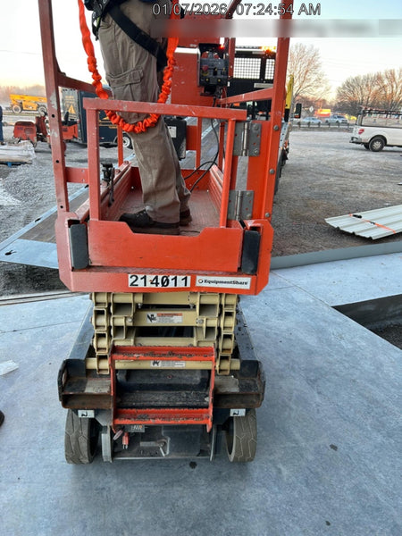 2022 JLG ES1932