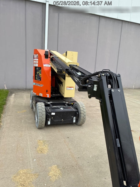 2025 JLG E300AJP