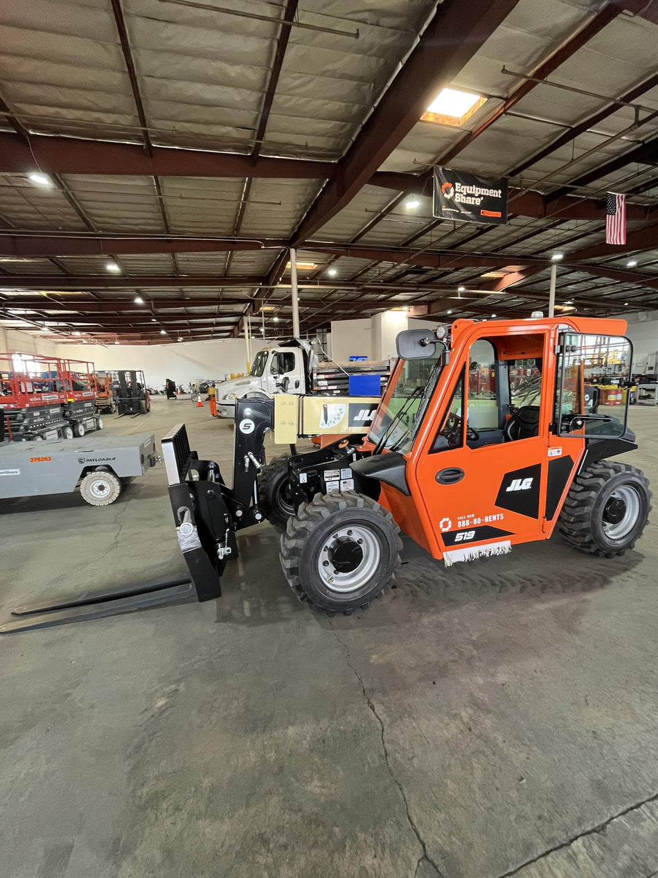2025 JLG 519