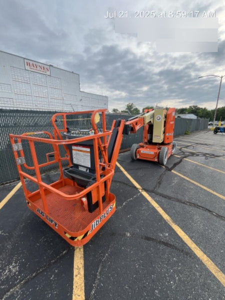 2023 JLG E300AJP