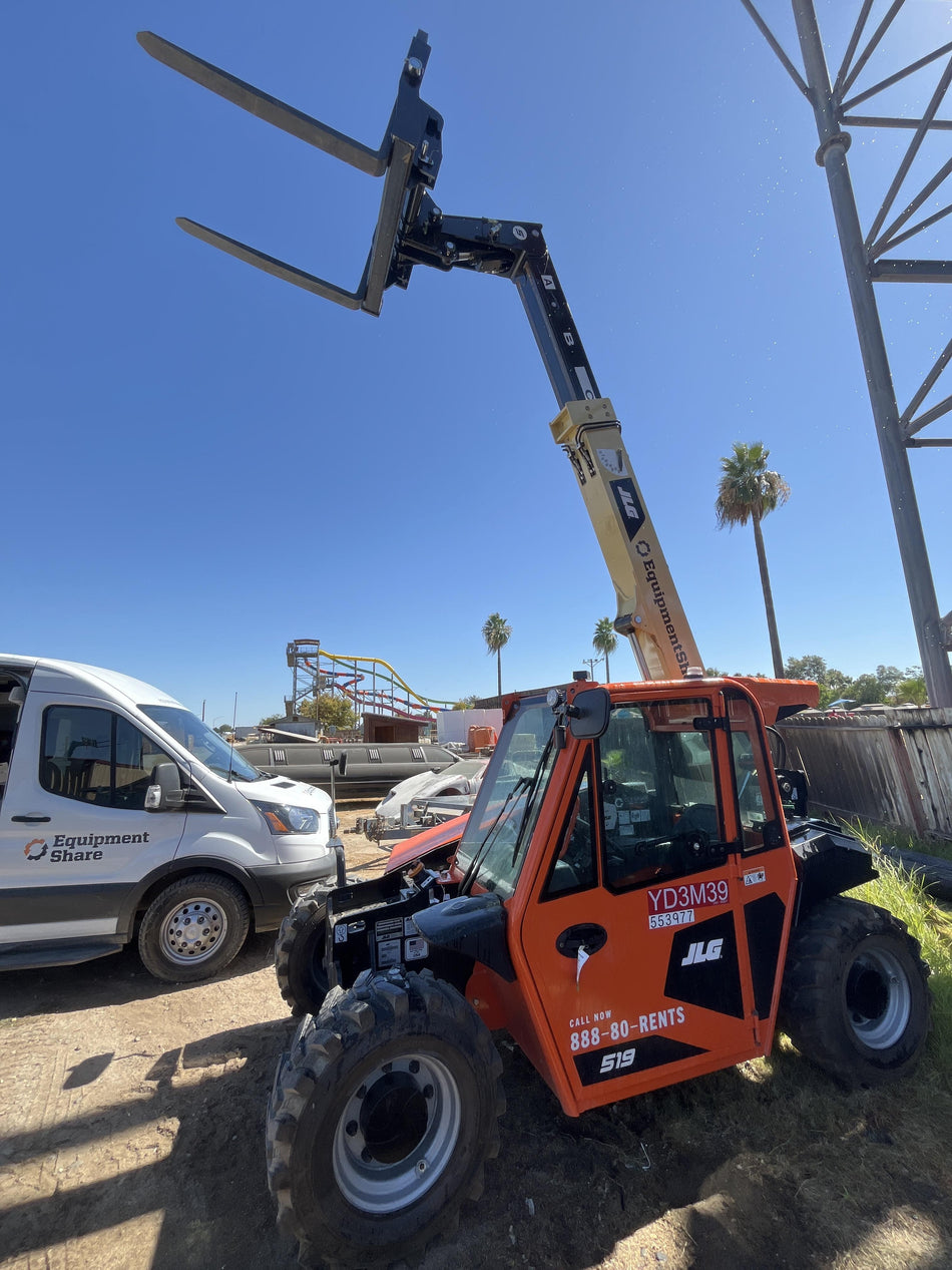 2025 JLG 519