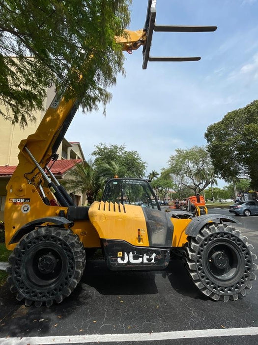 2020 JCB 509-42 Canopy, Solid Tires, Work Lights, Beacon, Aux Hydraulics, Back up Alarm, Lifting Eye, ES Decals