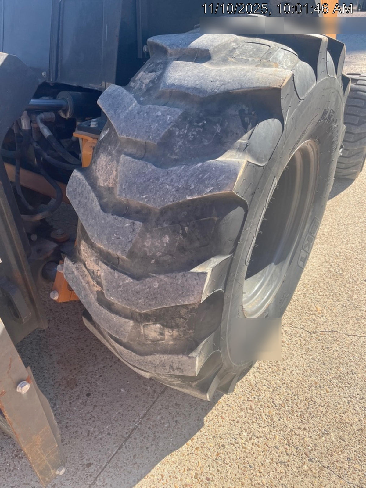 2019 CASE 588H