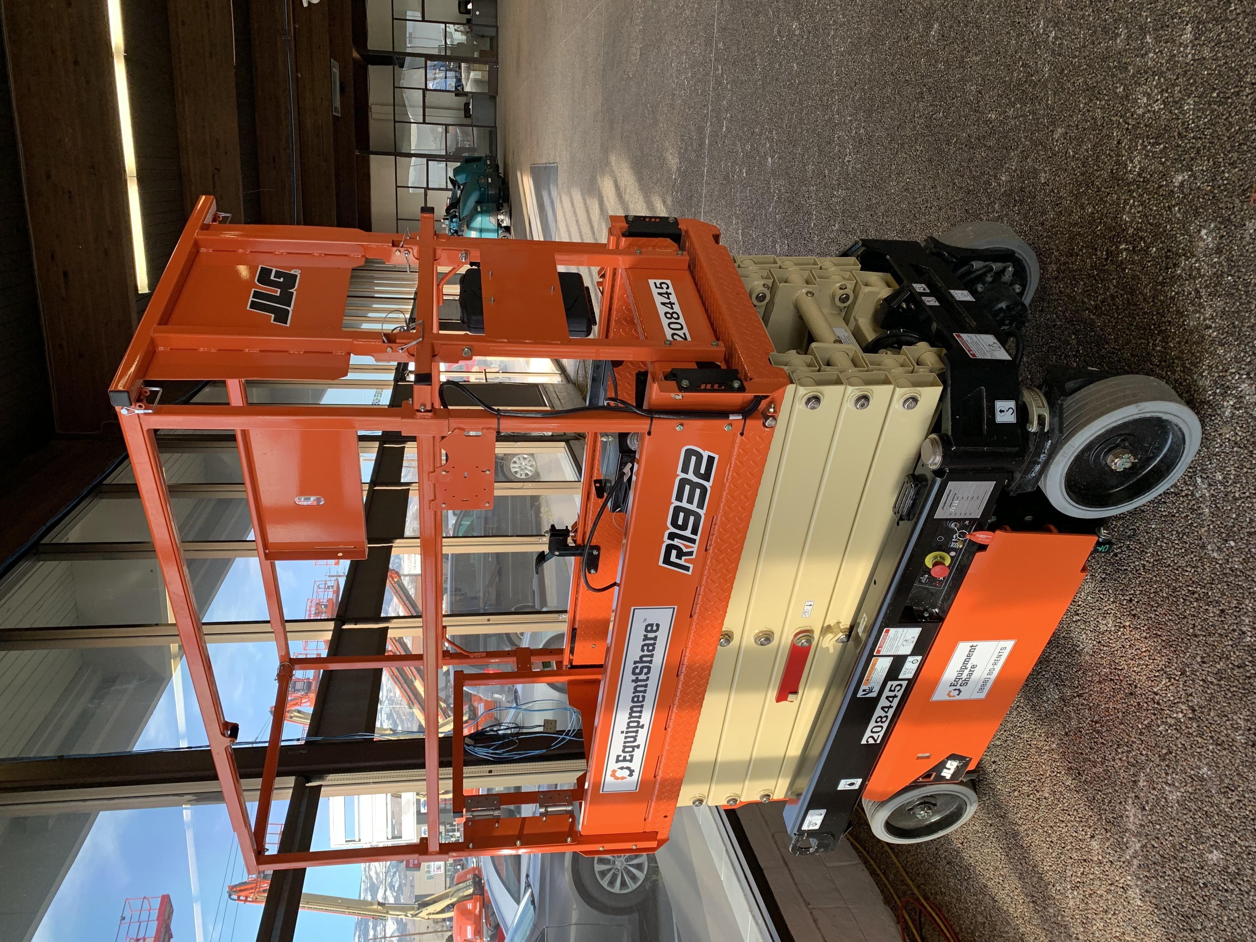 2022 JLG R1932