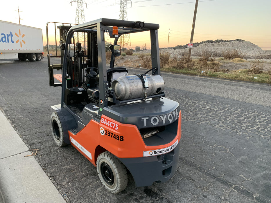 2022 TOYOTA 50-8FGU25