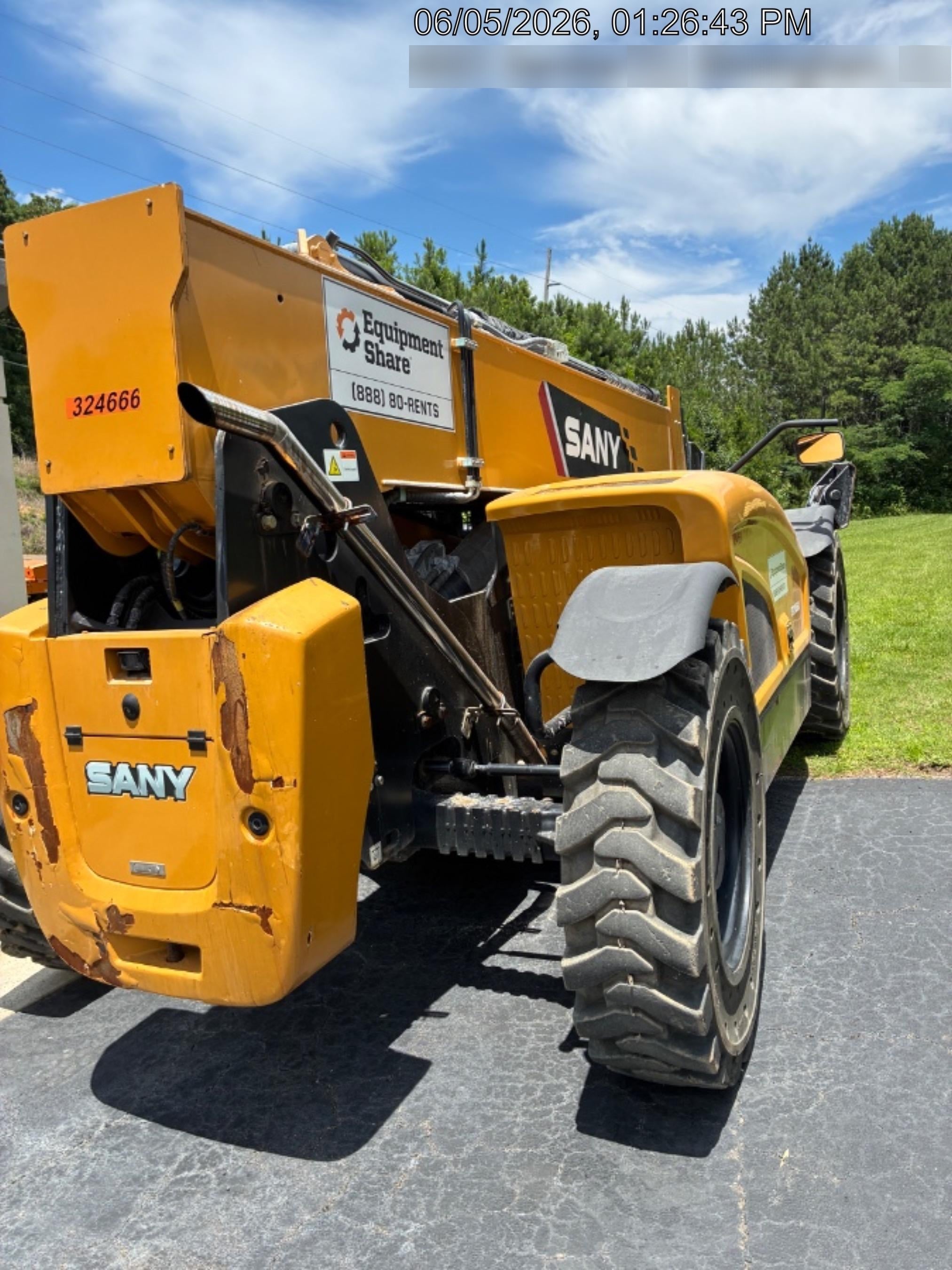 2023 SANY STH1056