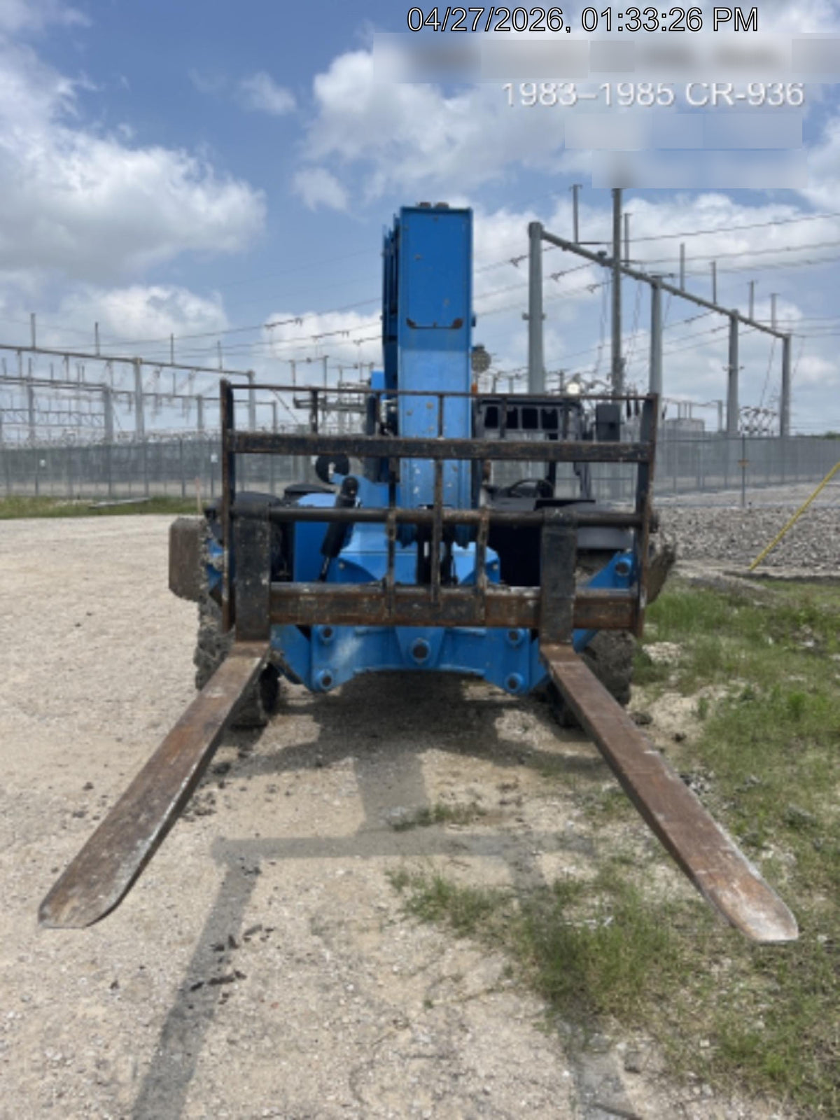 2017 Genie GTH-1056 Genie GTH1056, Solid Tires, 60" carriage, Light Kit, Open ROPS - SN GTH-10E-11914