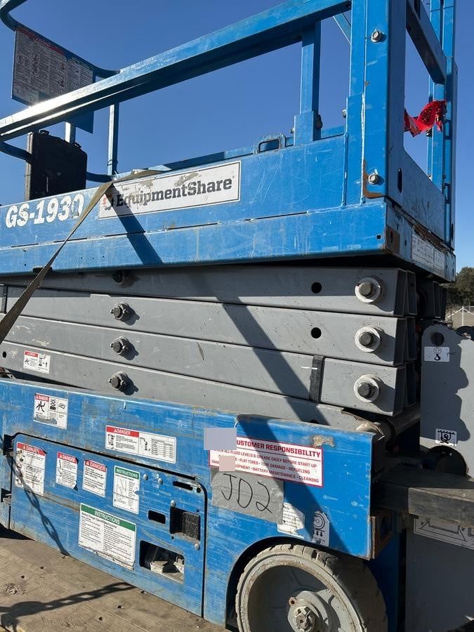 2019 Genie GS-1930 Half Height Swing Gate, 800W Inverter