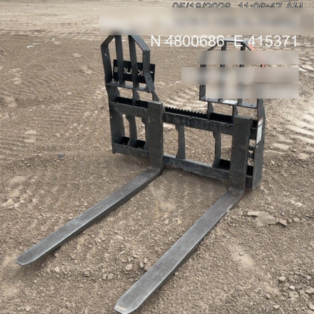 2021 TAKEUCHI 48" Pallet Forks - Takeuchi