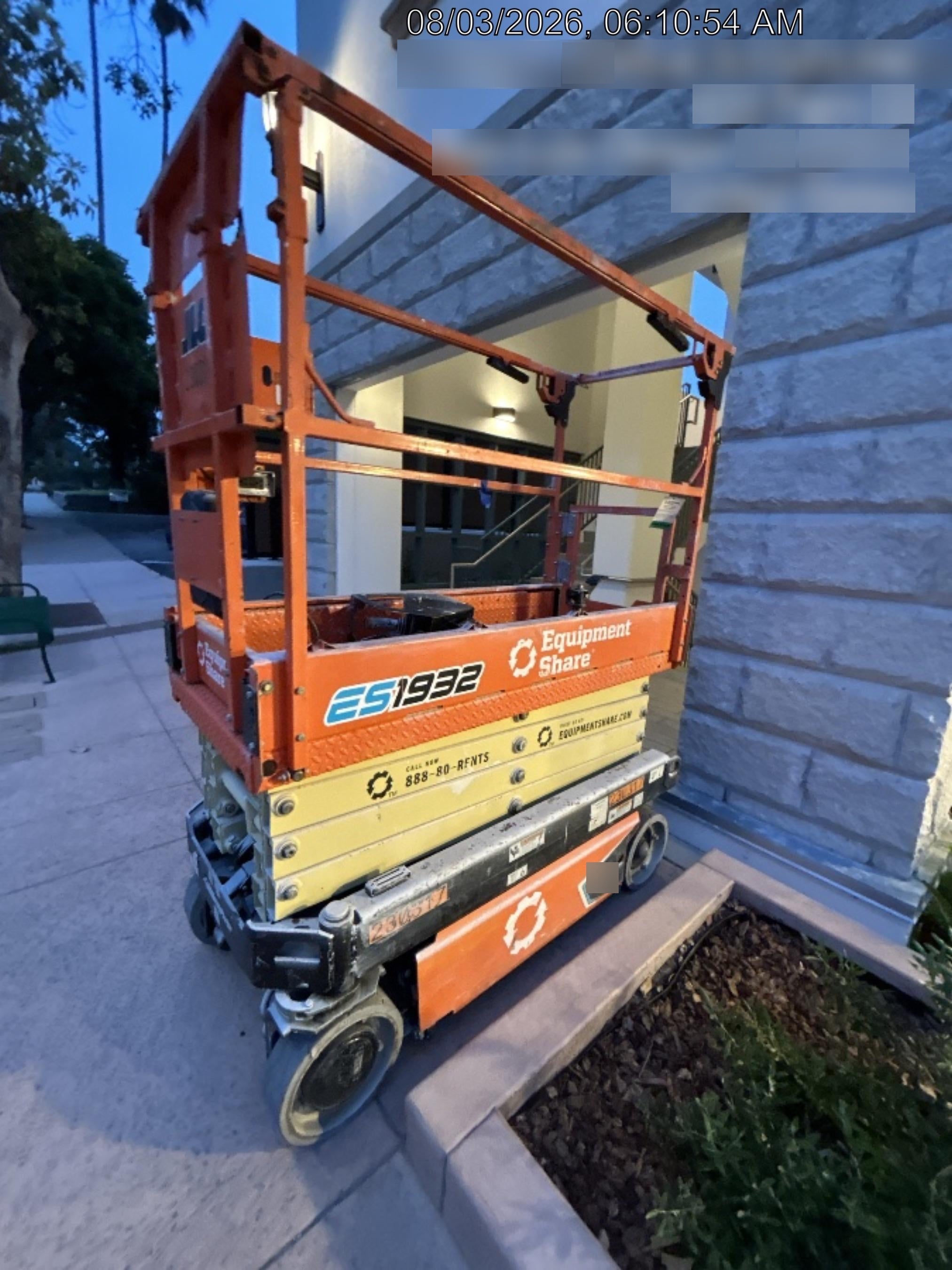2022 JLG ES1932