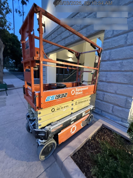 2022 JLG ES1932
