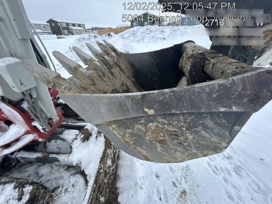 2025 TAKEUCHI 36" Bucket - Takeuchi