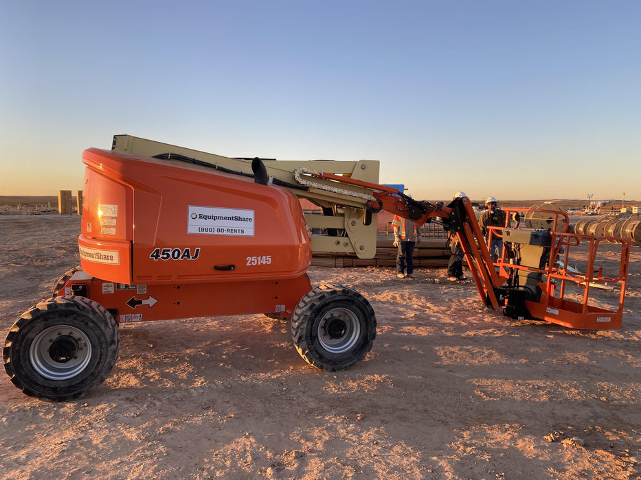 2019 JLG 450AJ
