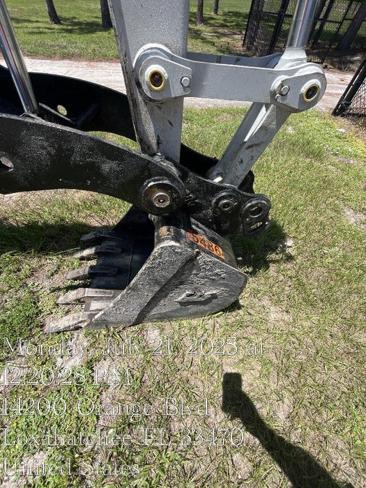 2025 TAKEUCHI 24" Bucket Takeuchi