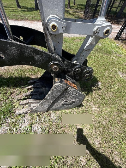 2025 TAKEUCHI 24" Bucket Takeuchi