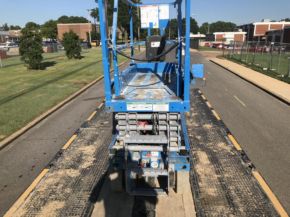 2019 Genie GS-1930 Fixed rails with chain Entry