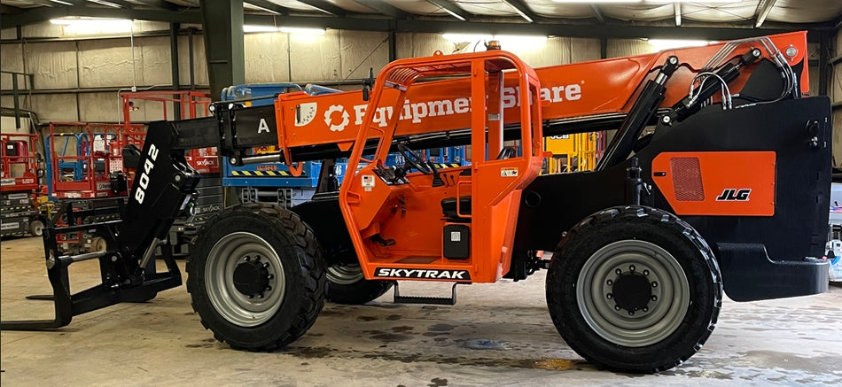 2023 SKYTRAK 8042