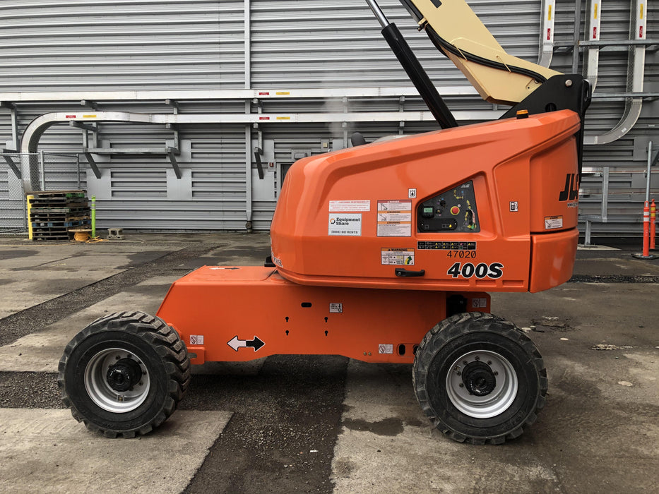 2019 JLG 400S