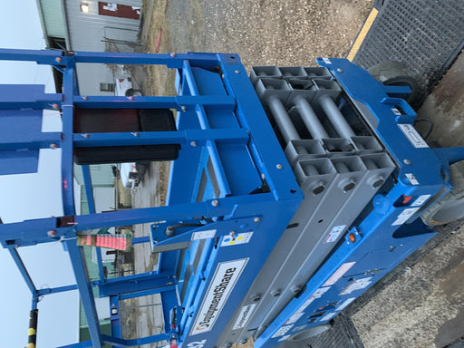 2019 Genie GS-2632 Folding rails with half height swing gate
